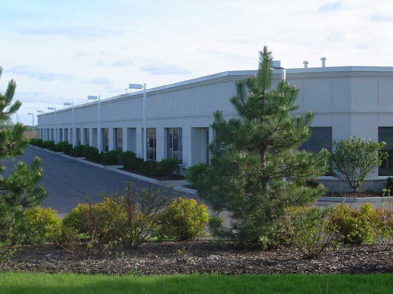 26575 W Commerce Dr, Volo, IL à louer - Photo principale - Image 1 de 9