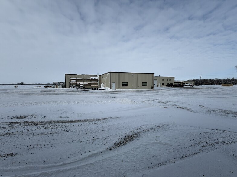 9499 US-10, Glyndon, MN à vendre - Photo du bâtiment - Image 2 de 2