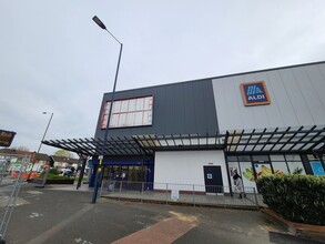 Stechford Ln, Birmingham à louer Photo du bâtiment- Image 1 de 4