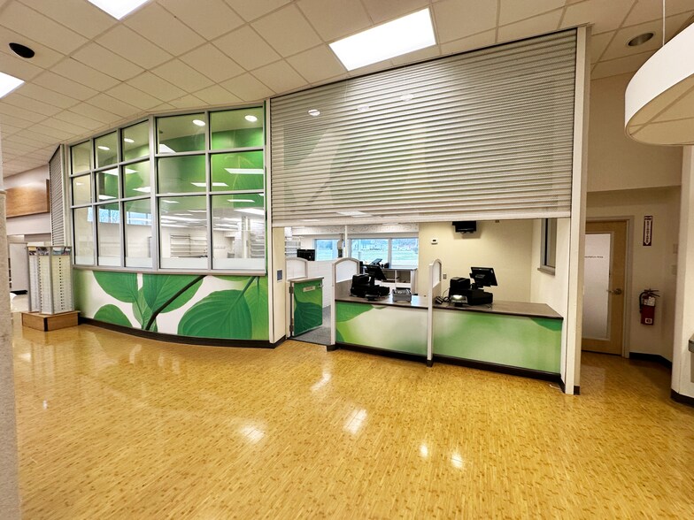 6535 Paw Paw Ave, Coloma, MI à vendre - Photo intérieure - Image 3 de 10