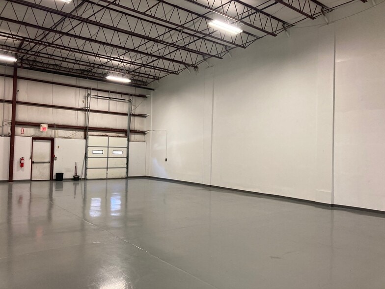 41 Industrial Dr, Exeter, NH à louer - Photo du bâtiment - Image 3 de 15