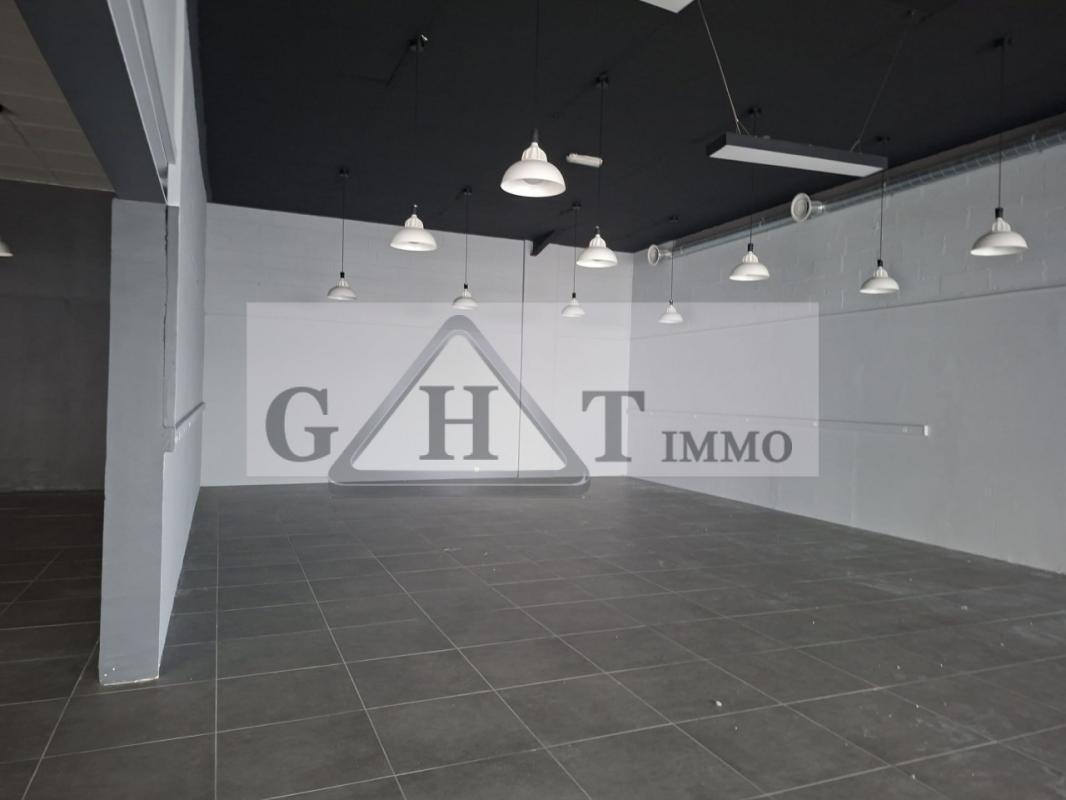 Industrial in Saint-Maximin for lease Interior Photo- Image 1 of 4