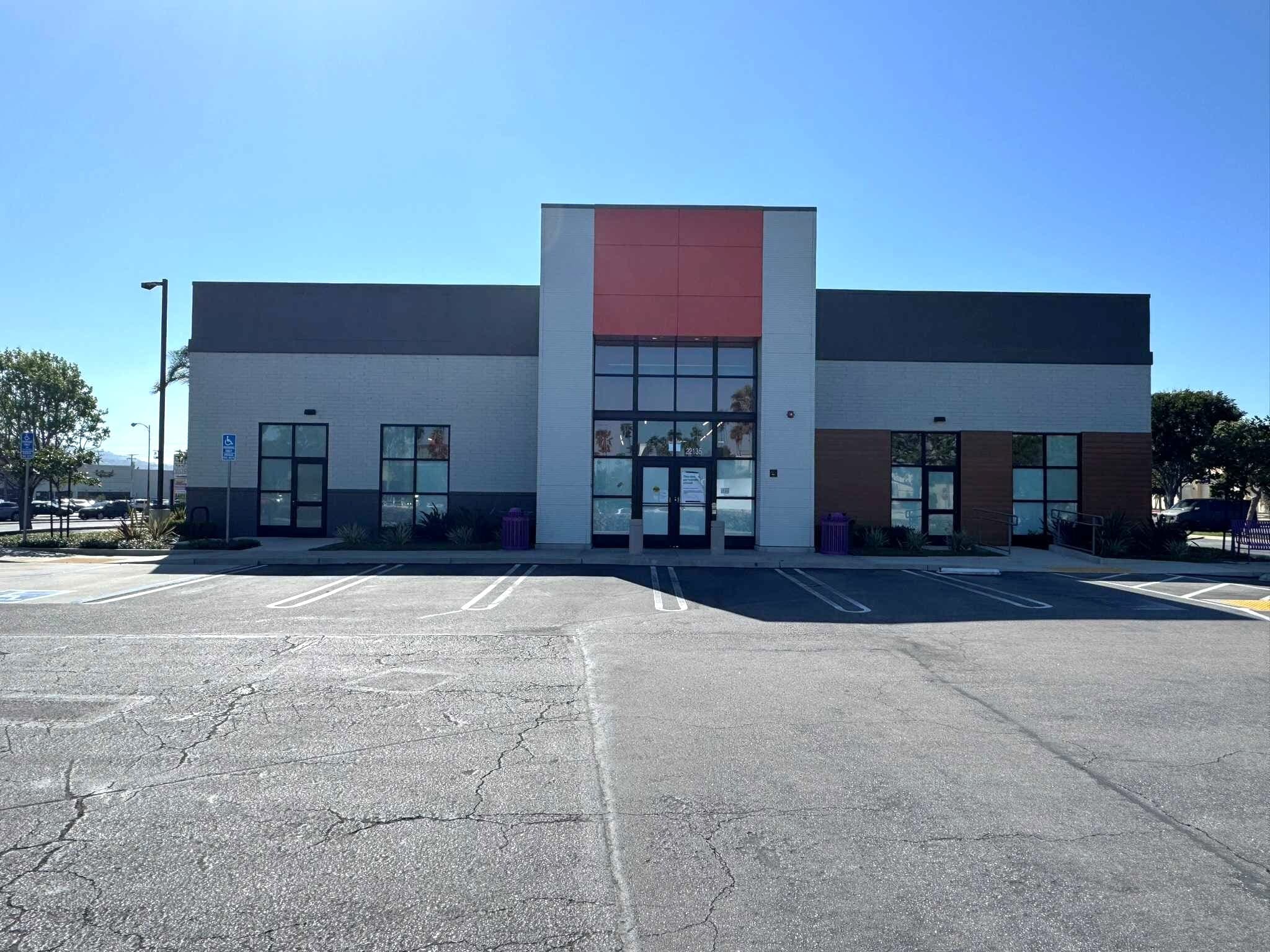 22135 Hawthorne Blvd, Torrance, CA for lease Primary Photo- Image 1 of 2