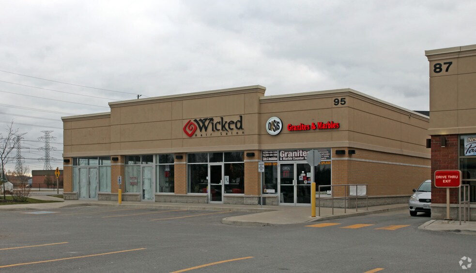 81-101 Middlecote Dr, Ajax, ON à vendre - Photo principale - Image 1 de 1