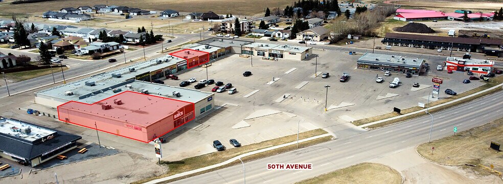 5341 50 Ave, Vegreville, AB à louer - Photo du bâtiment - Image 3 de 17