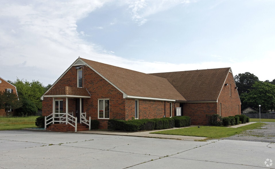 1613 S Church St, Smithfield, VA for lease - Building Photo - Image 1 of 6