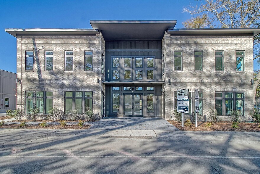 208 N Cedar St, Summerville, SC for sale - Building Photo - Image 1 of 25