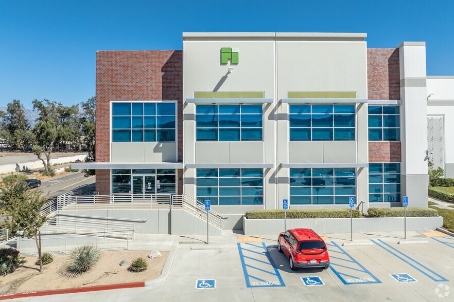 11253 Redwood Ave, Fontana, CA for lease - Building Photo - Image 3 of 4