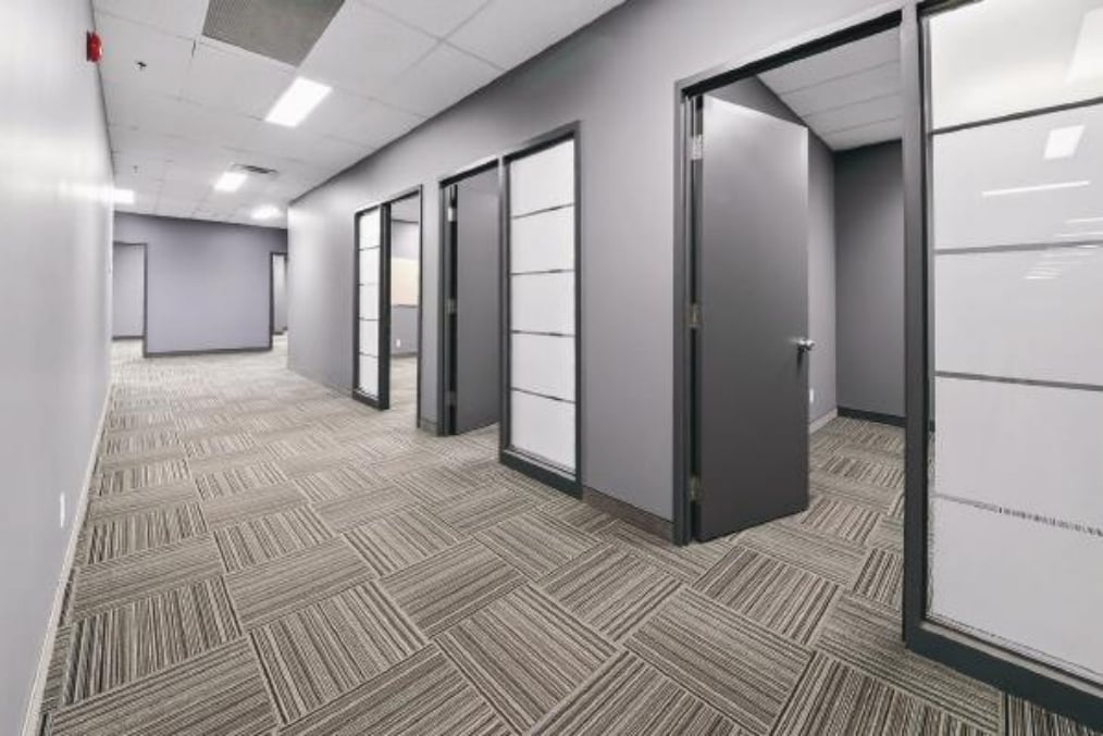 4141-4149 Autoroute 440, Laval, QC à louer Photo intérieure- Image 1 de 8