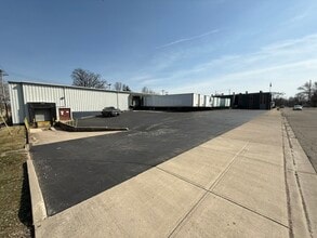 320 N Fourth St, Tipp City, OH à louer Photo intérieure- Image 2 de 3