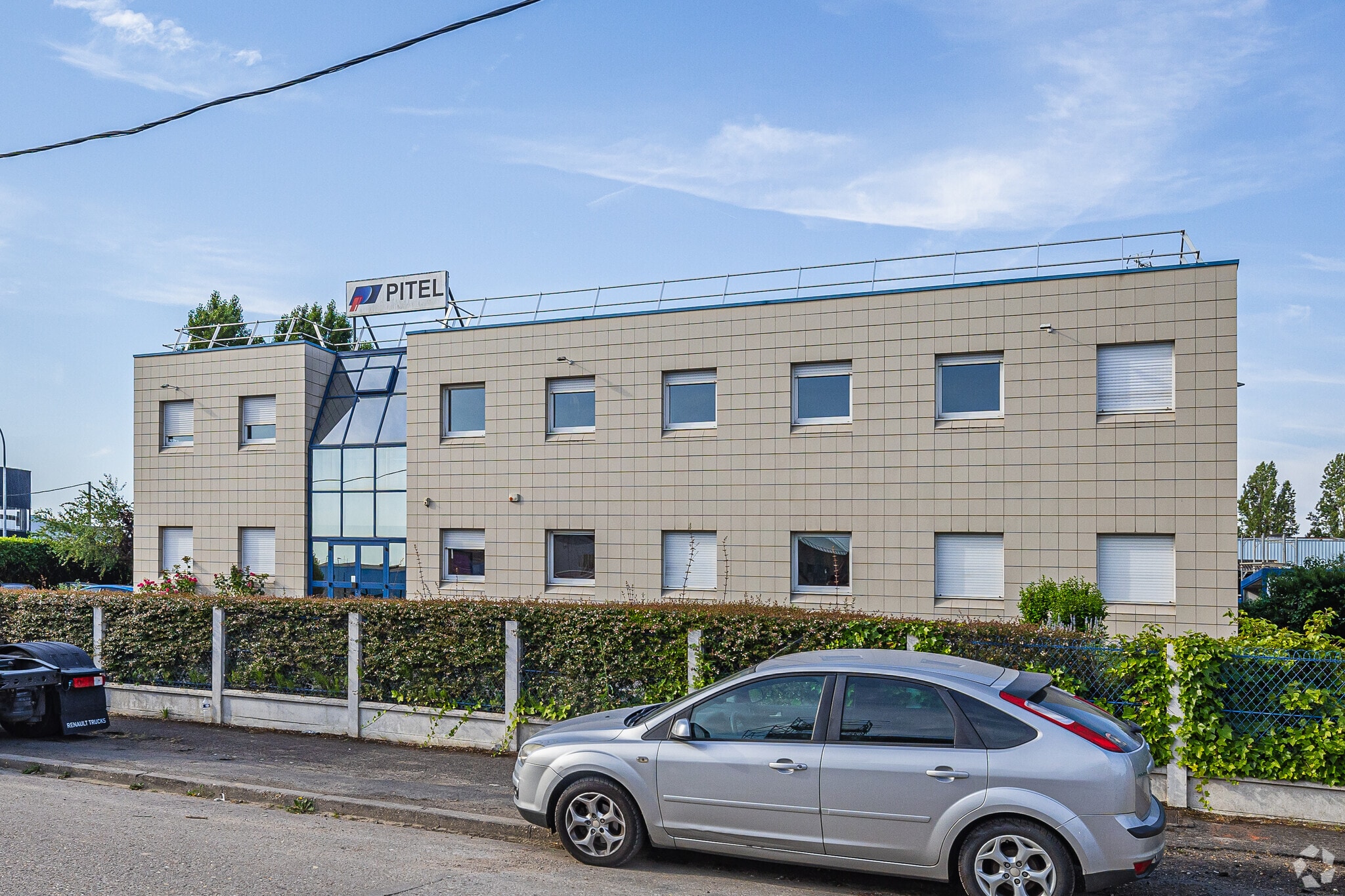 3 Rue Du Docteur Albert Schwetzer, Morangis for lease Primary Photo- Image 1 of 3