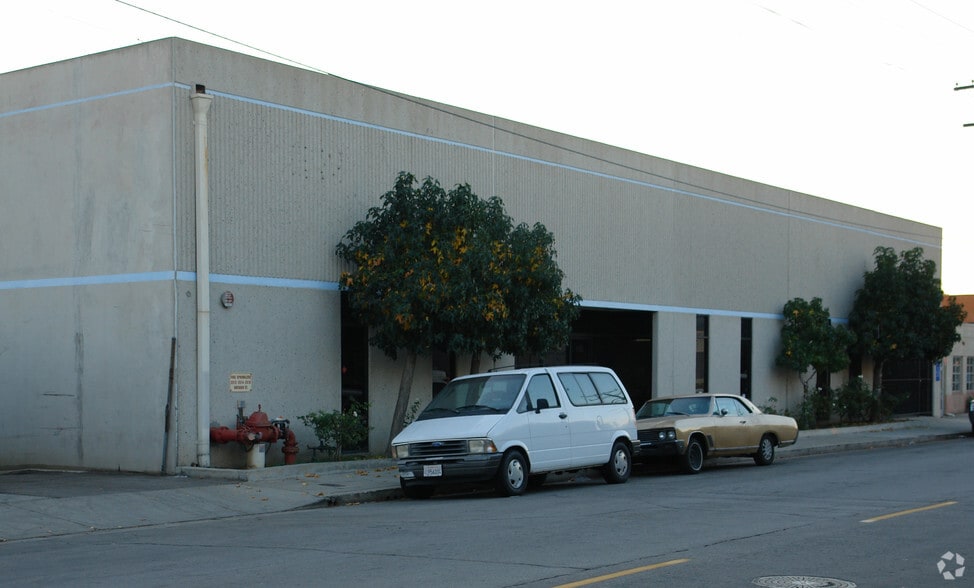 2512-2516 Ontario St, Burbank, CA à louer - Photo du bâtiment - Image 3 de 6