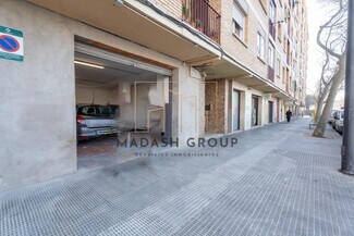 Plus de détails pour Multi-résidentiel à vendre