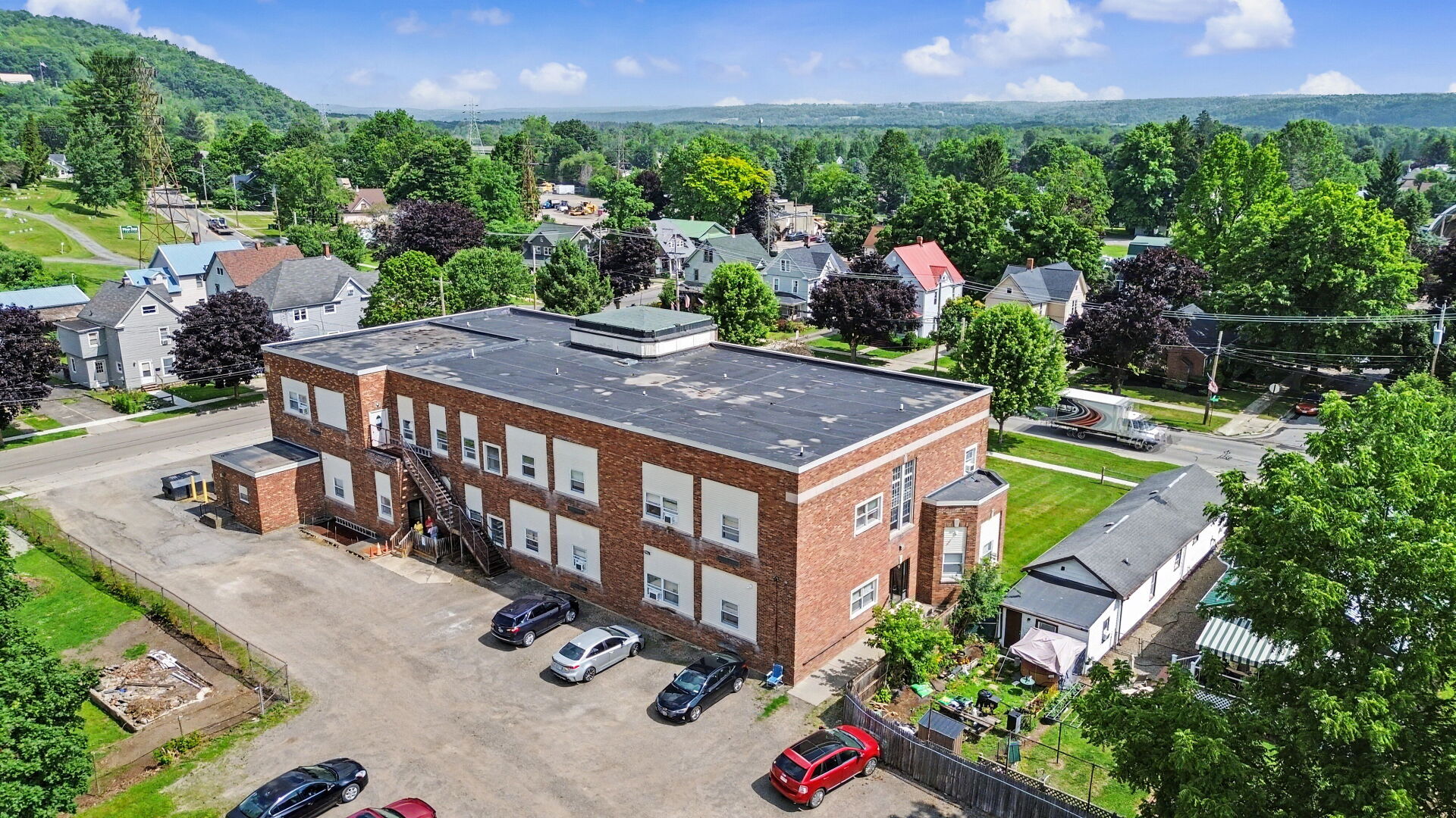 305 N Work St, Falconer, NY à vendre Photo du bâtiment- Image 1 de 30