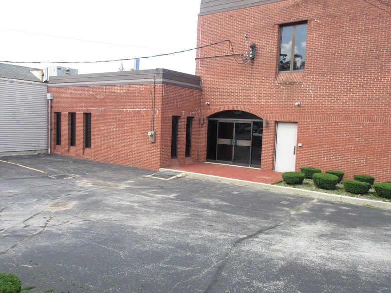414 E Wooster St, Bowling Green, OH for lease - Building Photo - Image 1 of 6