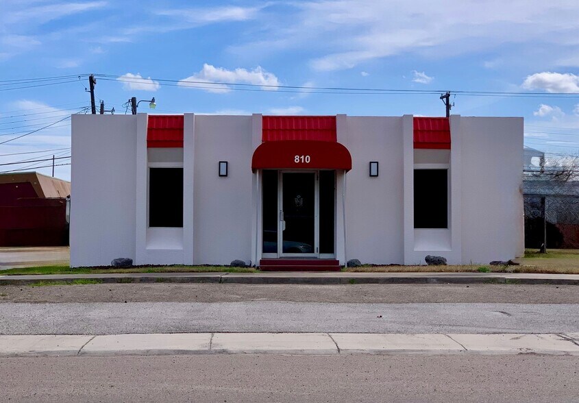 810 E Main Ave, Robstown, TX à louer - Photo du bâtiment - Image 1 de 18