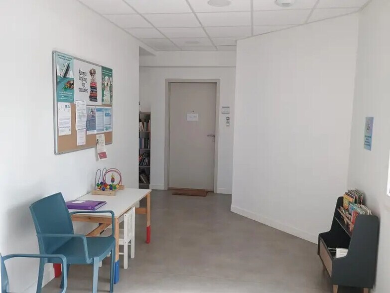 455 Rue Des Pachottes, Simandres for lease - Interior Photo - Image 2 of 6