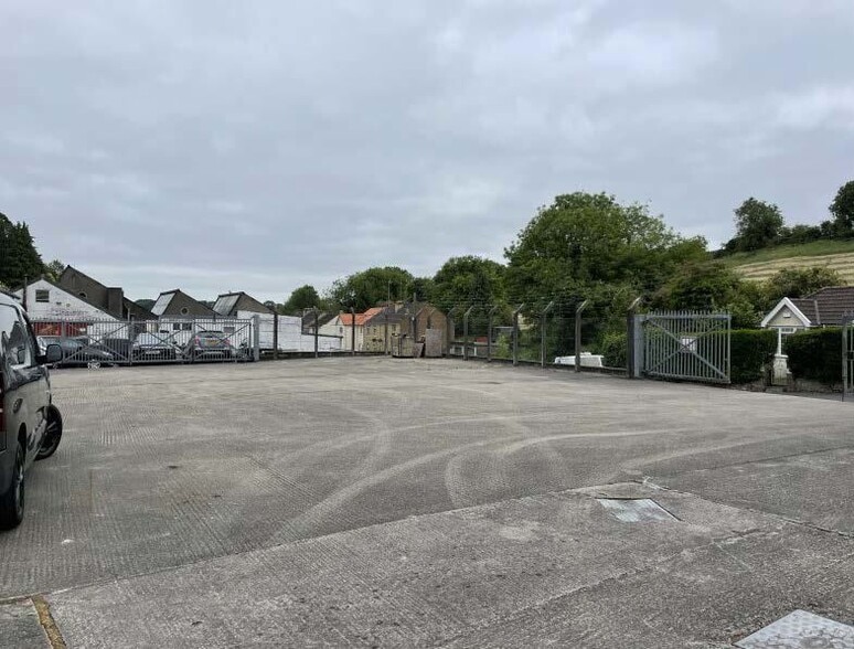 22 Coombend, Radstock à louer - Photo du bâtiment - Image 2 de 5