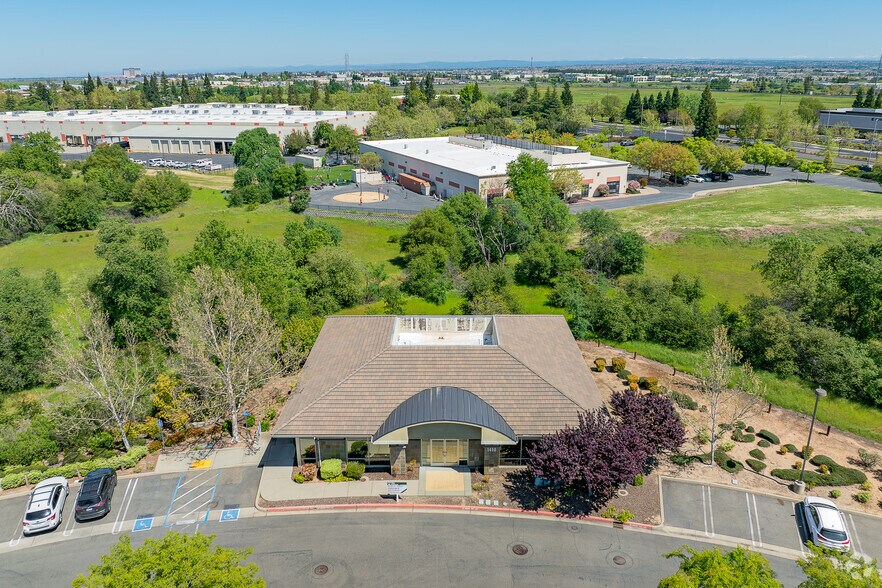 1410 Blue Oaks Blvd, Roseville, CA à louer - Aérien - Image 3 de 7