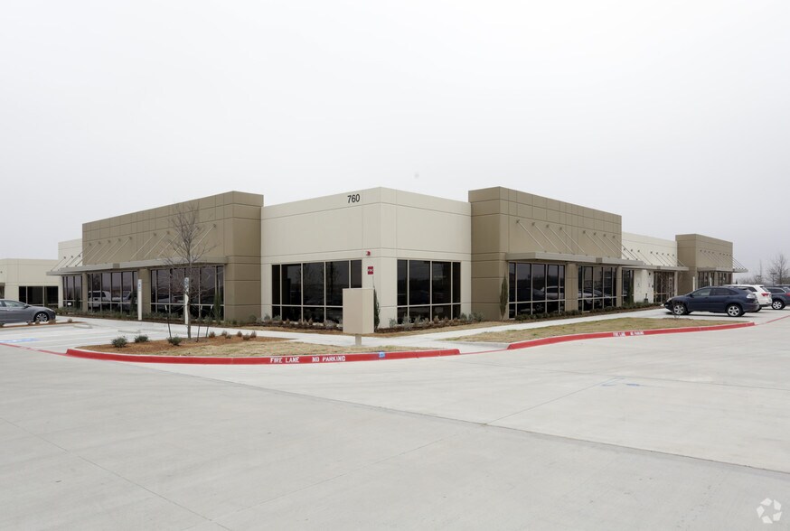 760 N Watters Rd, Allen, TX à vendre - Photo du bâtiment - Image 2 de 27