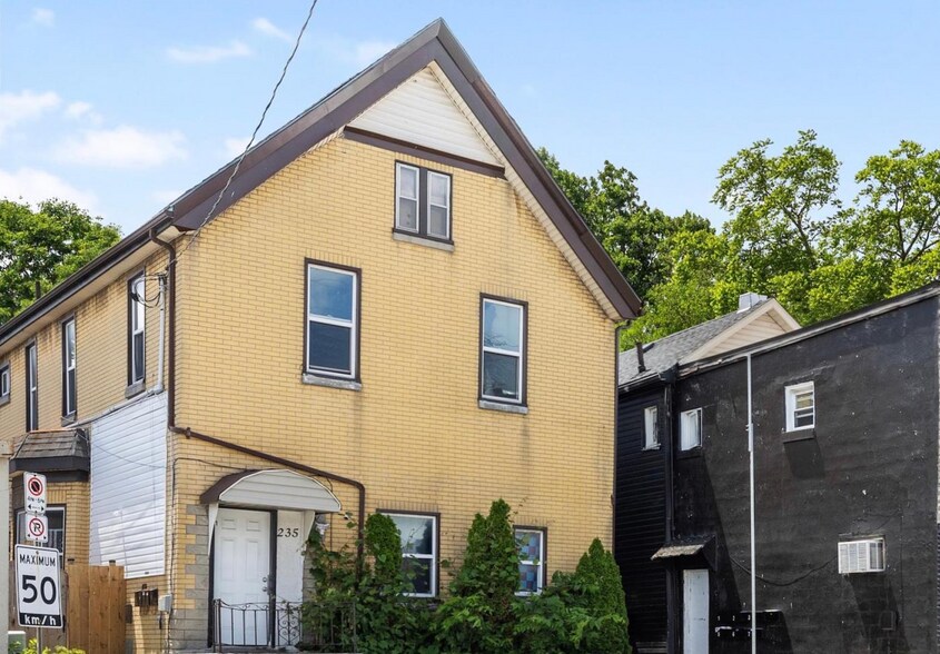 235 Hamilton Rd, London, ON à vendre - Photo principale - Image 1 de 1