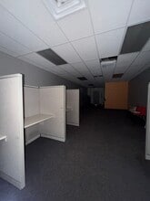 9527 Regency Square Blvd, Jacksonville, FL for lease Interior Photo- Image 2 of 5