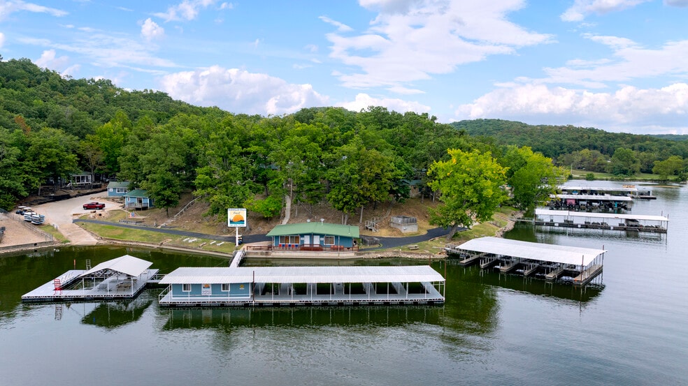 256 Irish Hills Dr, Camdenton, MO for sale - Building Photo - Image 1 of 26