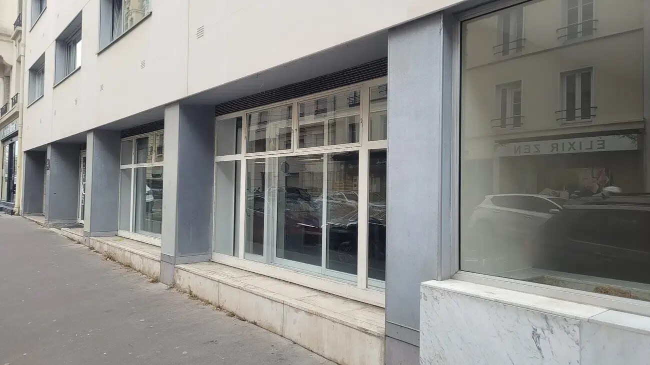 Office/Retail in Paris for lease Building Photo- Image 1 of 5