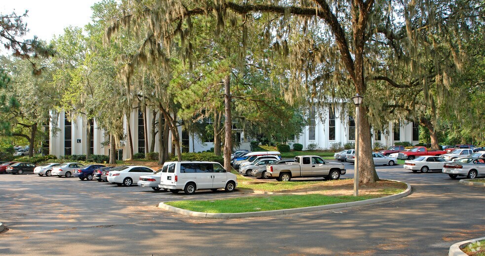 325 John Knox Rd, Tallahassee, FL à louer - Photo du bâtiment - Image 3 de 11
