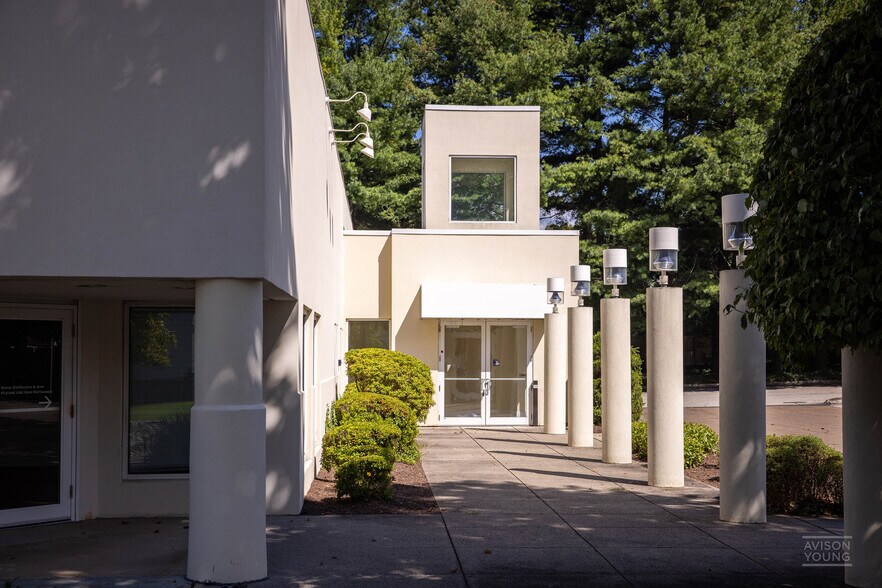 1495 Post Rd E, Westport, CT à louer - Photo du bâtiment - Image 2 de 4