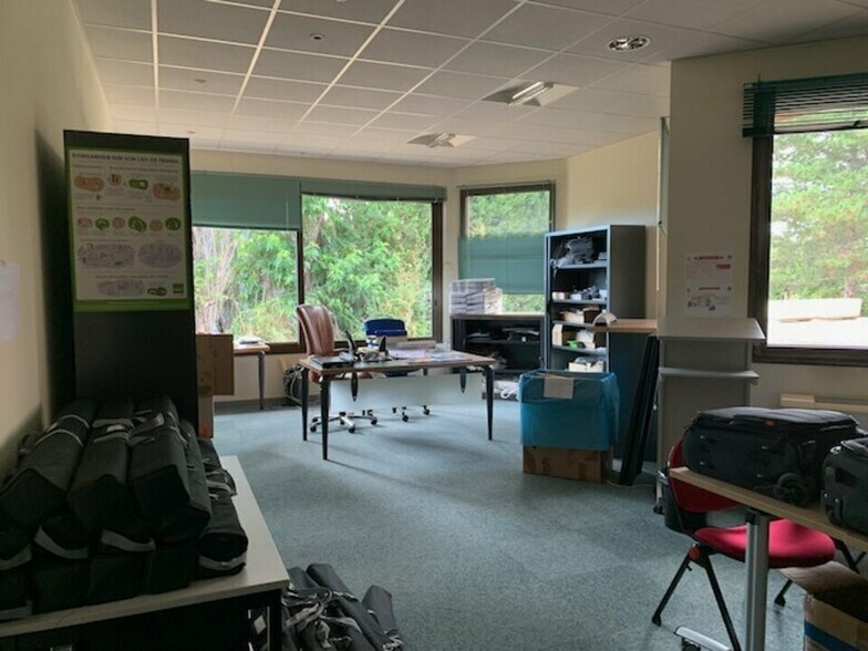 Bureau dans Avignon à vendre - Photo du bâtiment - Image 3 de 11