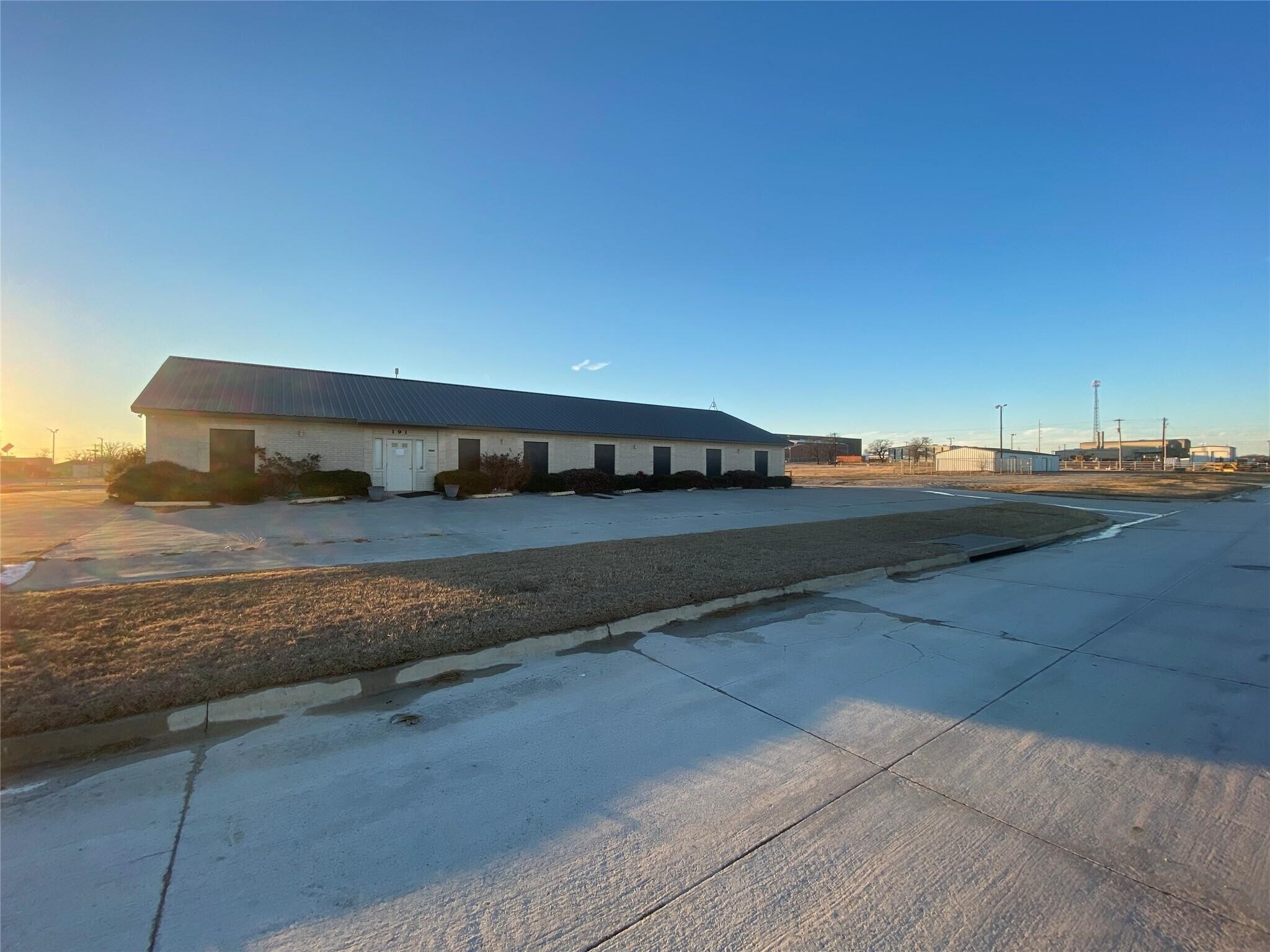 191 Energy Way, Bridgeport, TX à vendre Photo du bâtiment- Image 1 de 11