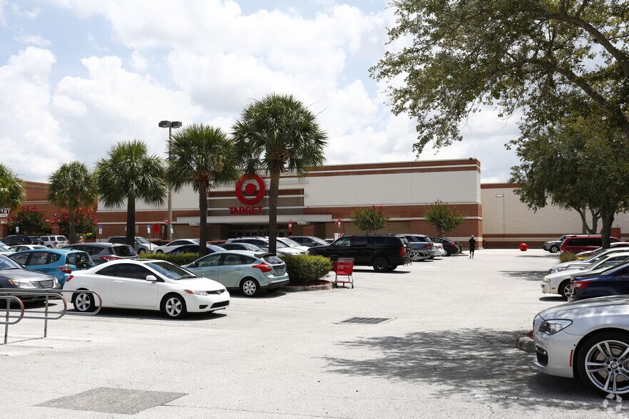 101 Brandon Town Center Blvd, Brandon, FL à louer - Photo du bâtiment - Image 2 de 2