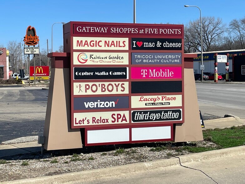 110 E University Ave, Urbana, IL for lease - Building Photo - Image 2 of 2