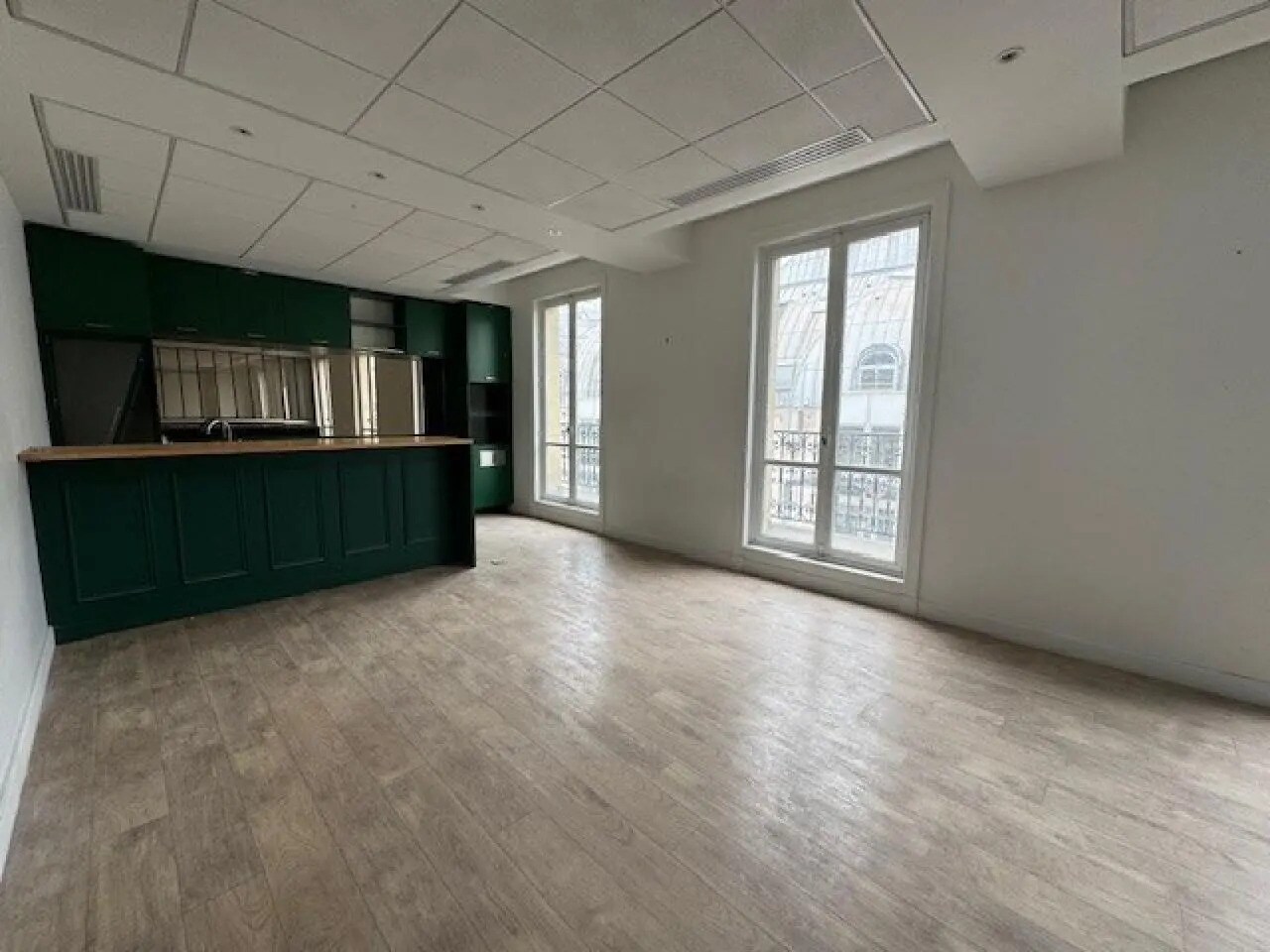 7 Rue Drouot, Paris for lease Interior Photo- Image 1 of 7