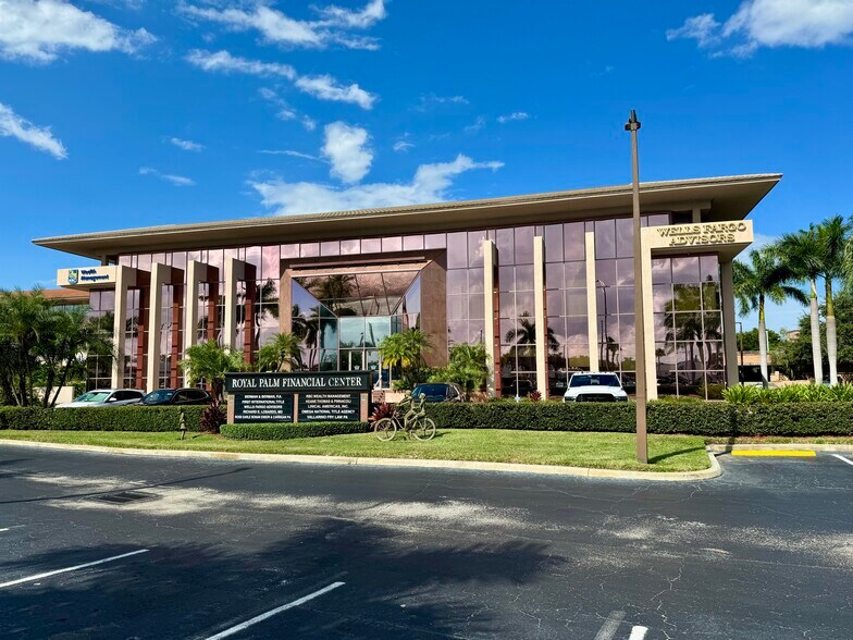 759 SW Federal Hwy, Stuart, FL à louer - Photo du bâtiment - Image 3 de 12