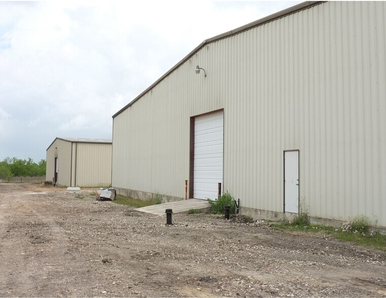 San Marcos Business Park - 16115 SH-123 portefeuille de 4 propriétés à vendre sur LoopNet.ca - Photo du bâtiment - Image 2 de 15
