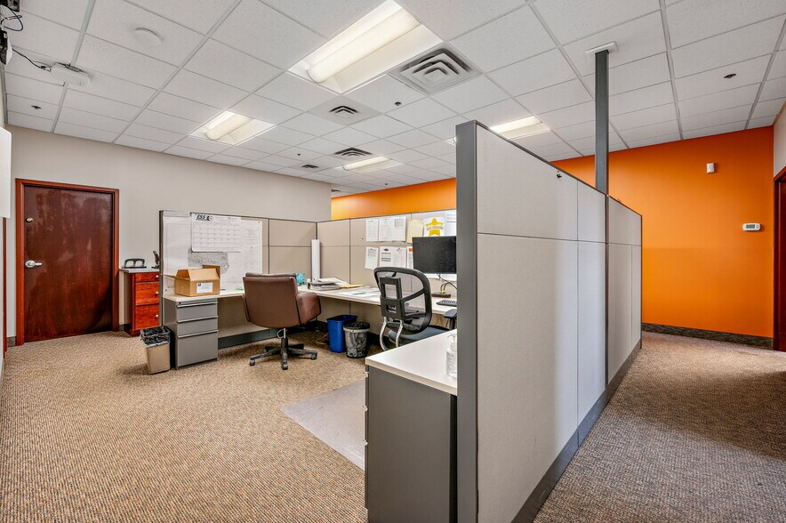 1481 81st Ave NE, Spring Lake Park, MN à vendre - Photo du bâtiment - Image 3 de 23