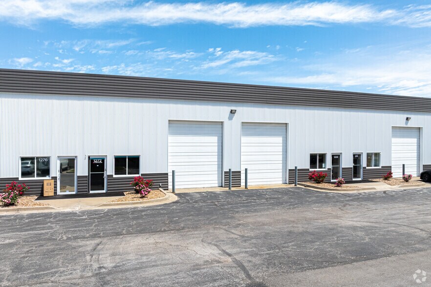 1260-1292 NW Sloan St, Lee's Summit, MO à louer - Photo du bâtiment - Image 3 de 7