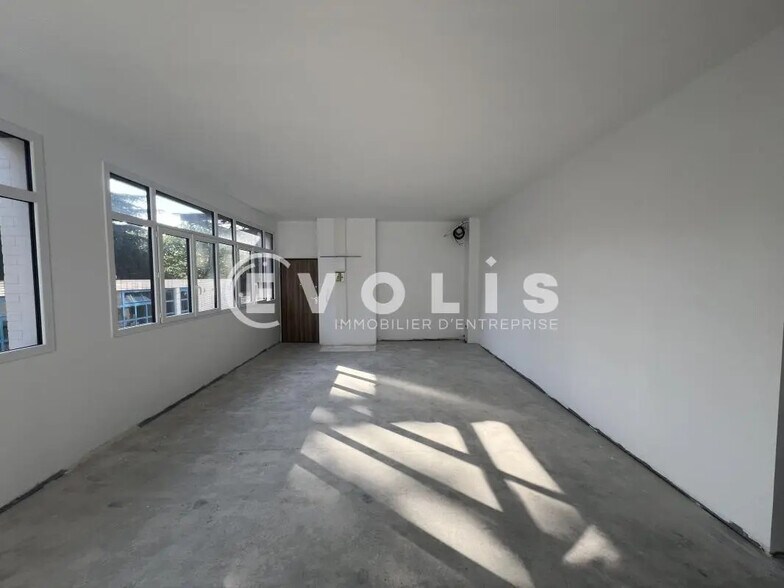 Office in Saint-Maur-des-Fossés for lease - Interior Photo - Image 3 of 9