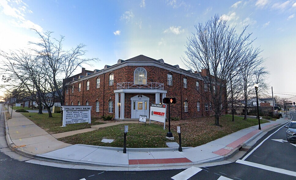 225 S Main St, O'Fallon, MO à louer - Photo du bâtiment - Image 3 de 7