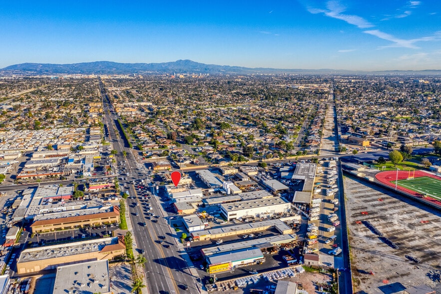 8452 Katella Ave, Stanton, CA for lease - Building Photo - Image 2 of 28