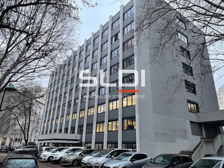 Office in Villeurbanne for lease - Building Photo - Image 1 of 15