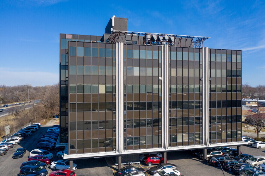 6200 N Hiawatha Ave, Chicago, IL for lease - Building Photo - Image 3 of 10