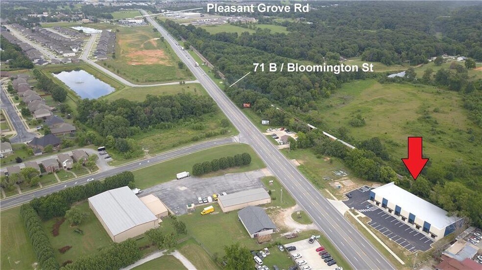 1005 N Bloomington St, Lowell, AR à vendre - Photo du bâtiment - Image 2 de 8