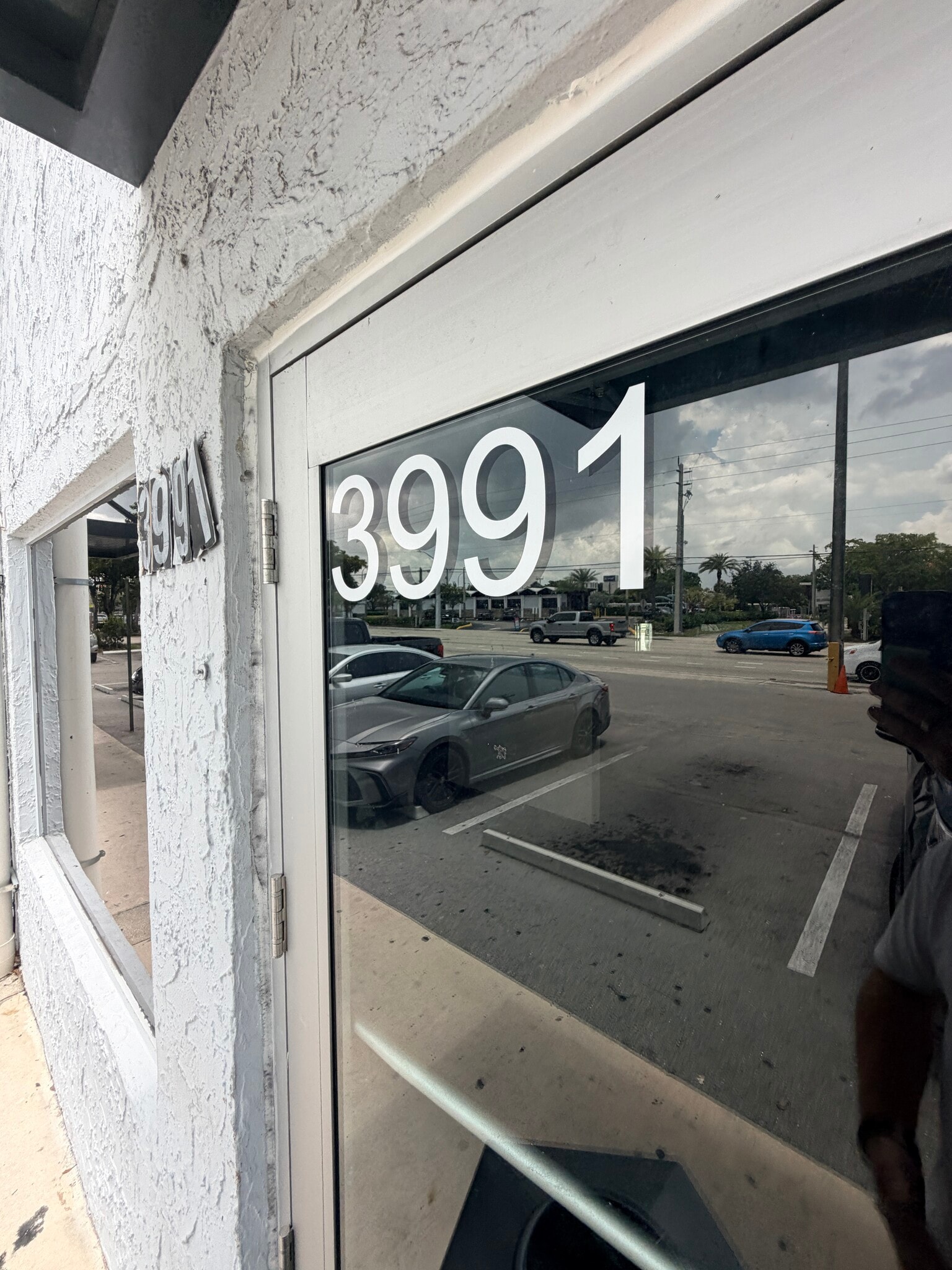 3927-3999 NW 19th St, Lauderdale Lakes, FL for lease Interior Photo- Image 1 of 10