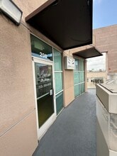966 S Western Ave, Los Angeles, CA for lease Interior Photo- Image 1 of 6