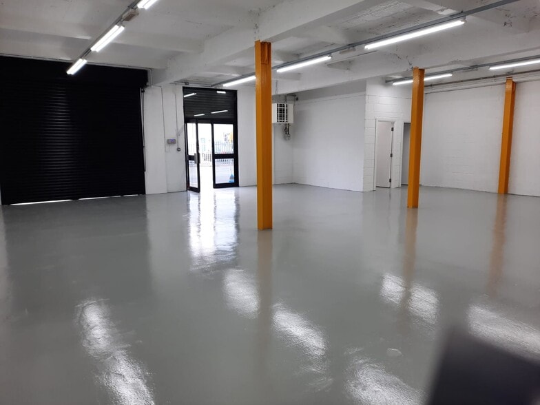 6-18 Lumen Rd, Wembley for lease - Interior Photo - Image 2 of 5