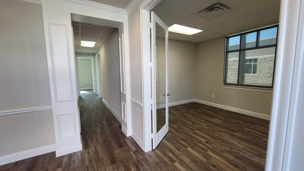 1402 S Custer Rd, McKinney, TX for lease - Interior Photo - Image 3 of 16