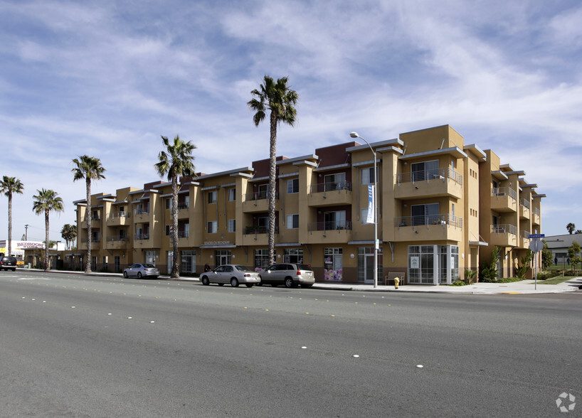 845 Broadway, Chula Vista, CA for lease - Primary Photo - Image 1 of 8